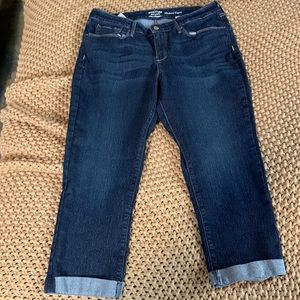 Women’s Levi capris